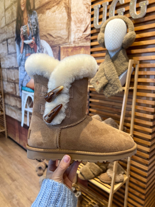 Ozwear Ugg Horns Button Boots ob804